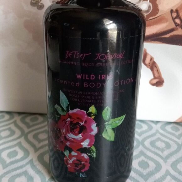 Betsey Johnson Scented Body Lotion - Picture 3 of 4